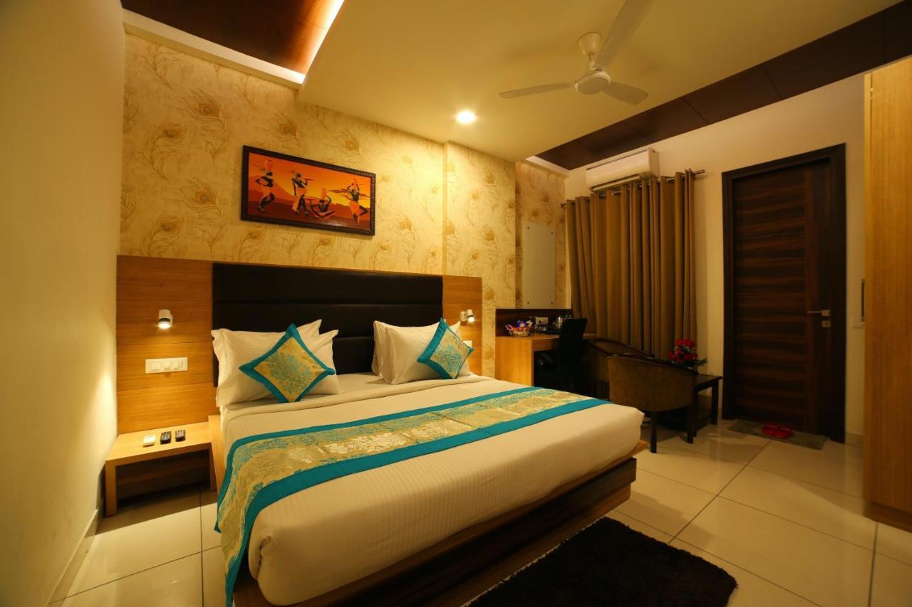 Hotel Grand Regency By Jmd Group Near Delhi Igi Airport Nova Deli Exterior foto