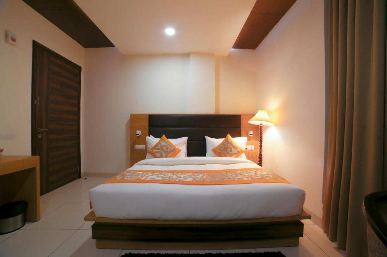 Hotel Grand Regency By Jmd Group Near Delhi Igi Airport Nova Deli Exterior foto