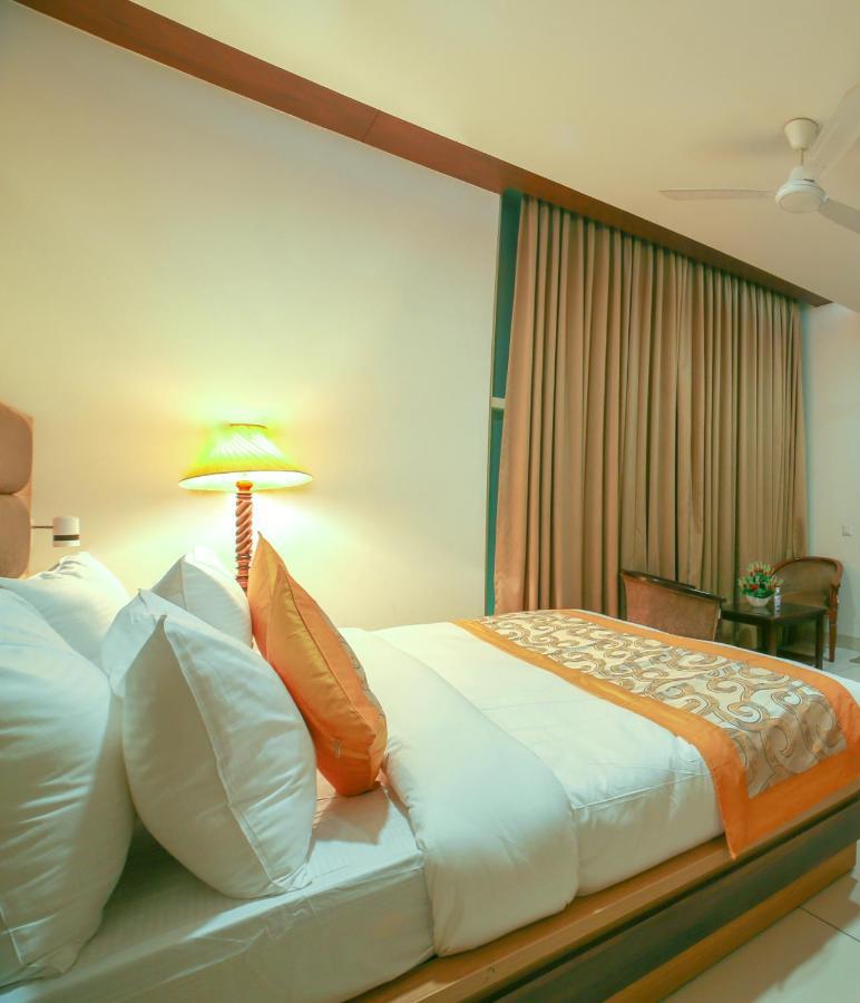 Hotel Grand Regency By Jmd Group Near Delhi Igi Airport Nova Deli Exterior foto