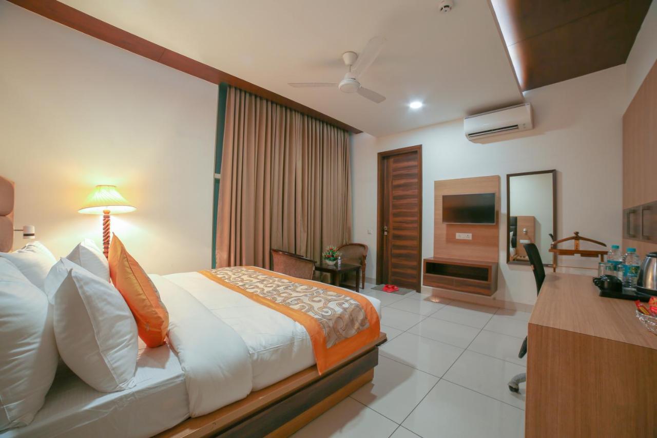 Hotel Grand Regency By Jmd Group Near Delhi Igi Airport Nova Deli Exterior foto